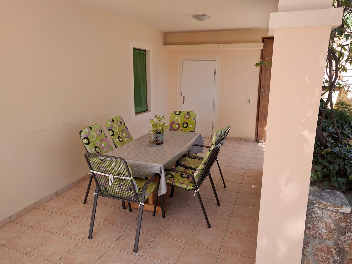 Apartmani Anja Sveta Nedelja  Exterior photo